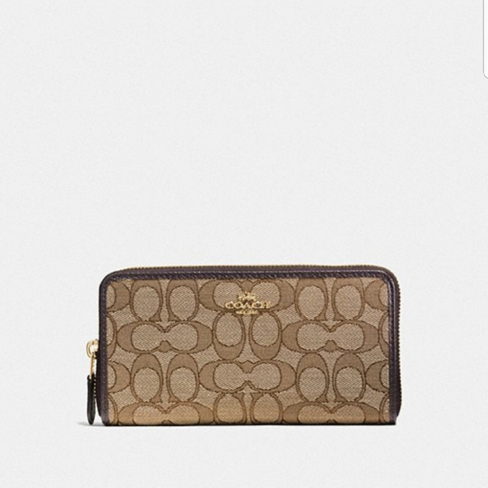 Couch wallet